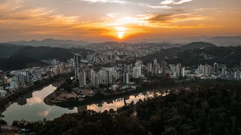 Blumenau (SC): Prefeitura abre concurso para o magistério — Prefeitura abre concurso público para o magistério com 18 vagas + cadastro reserva e salários de até R$ 5.130,63