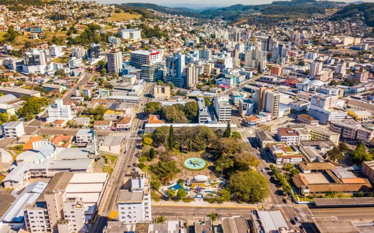 Concórdia (SC): Prefeitura abre concurso público — Prefeitura abre concurso público com 8 vagas, cadastro reserva e salários de até R$ 6.057,51