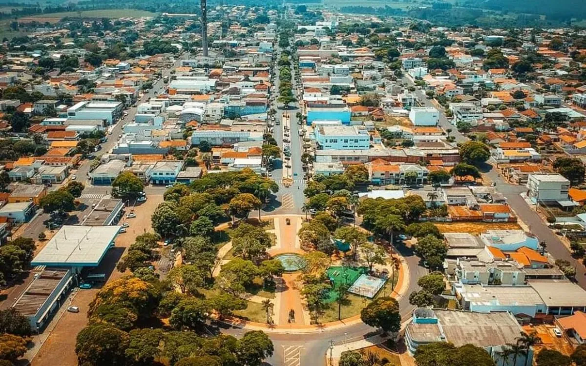 Iporã (PR): Câmara abre concurso público — Câmara Municipal abre concurso público com 1 vaga e cadastro reserva, com salário de até R$ 3.252,03