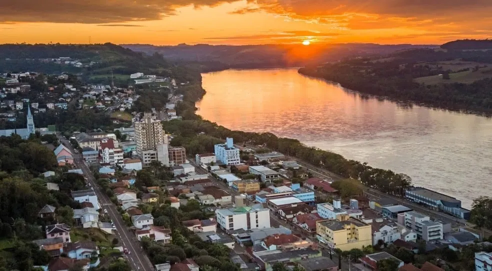 Itapiranga (SC): Prefeitura abre concurso para agentes de saúde — Prefeitura abre concurso público para agente comunitário de saúde com salários de até R$ 3.242,00