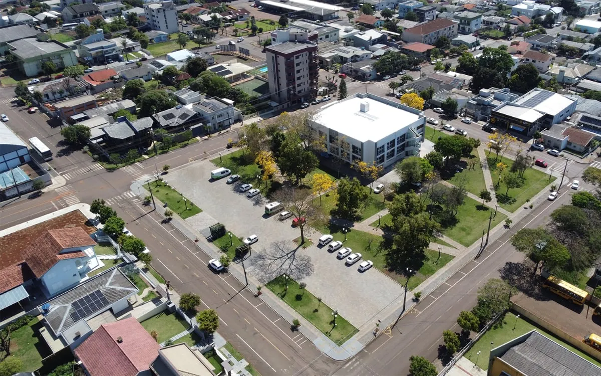 Realeza (PR): Prefeitura lança edital — Prefeitura abre concurso público com 2 vagas e salários de até R$ 8.800,00 para nível superior