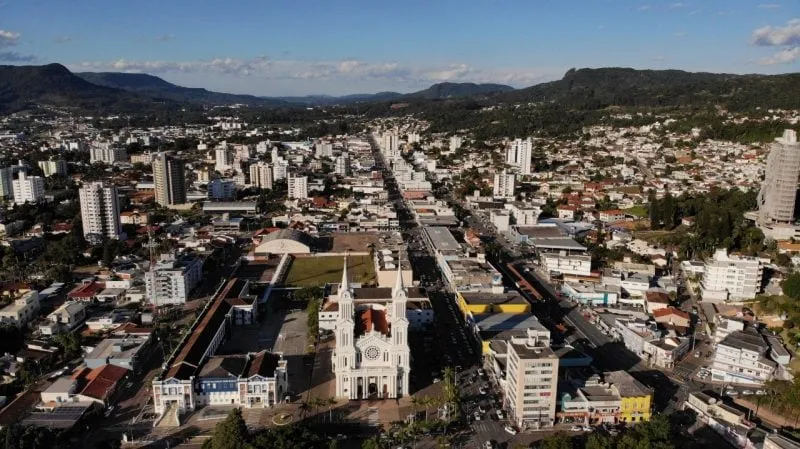 Rio do Sul (SC): Prefeitura abre processo seletivo — Prefeitura abre processo seletivo para professores e pedagogo com salários de até R$ 6.023,24