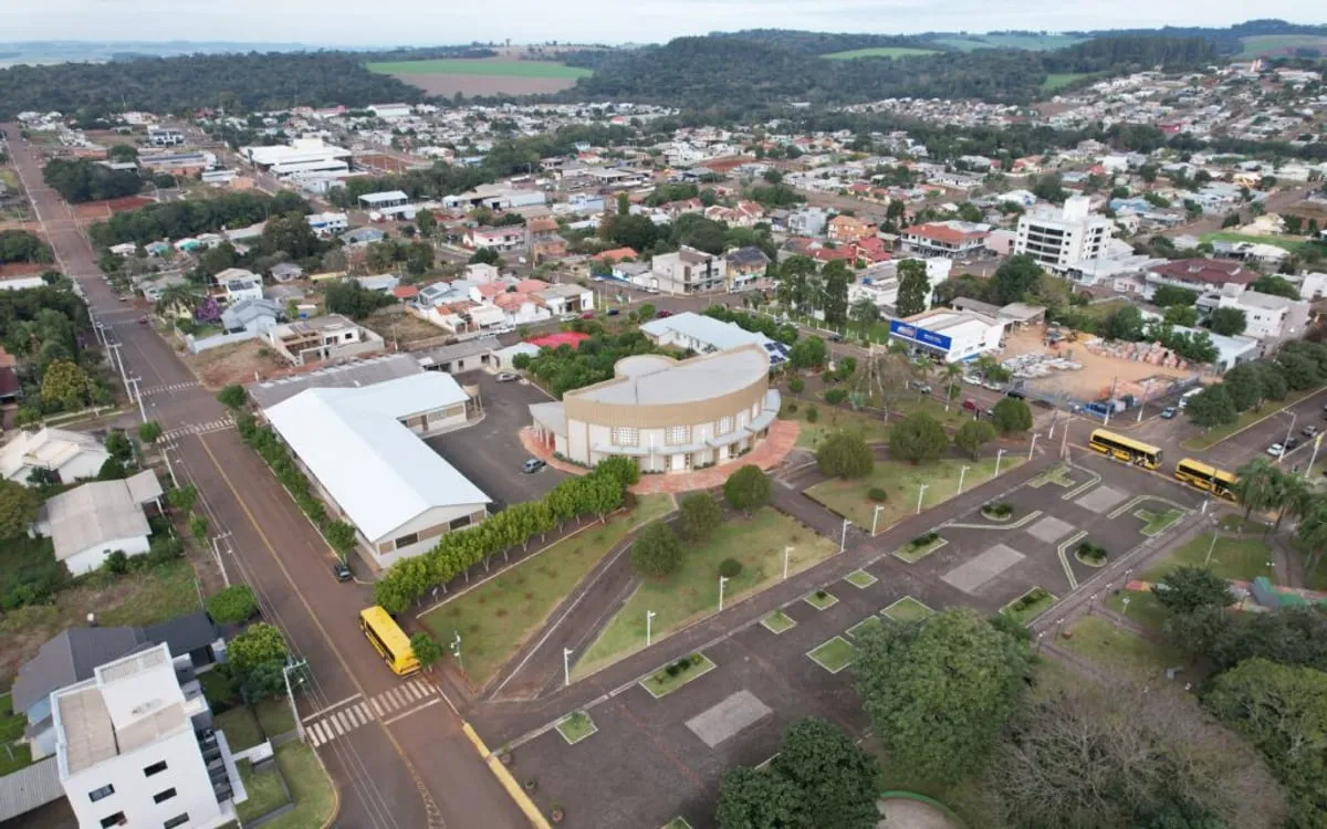 São Domingos (SC): Prefeitura abre concurso com 36 vagas — Prefeitura abre concurso público para 25 cargos, com 36 vagas, cadastro reserva e salários de até R$ 7.949,24