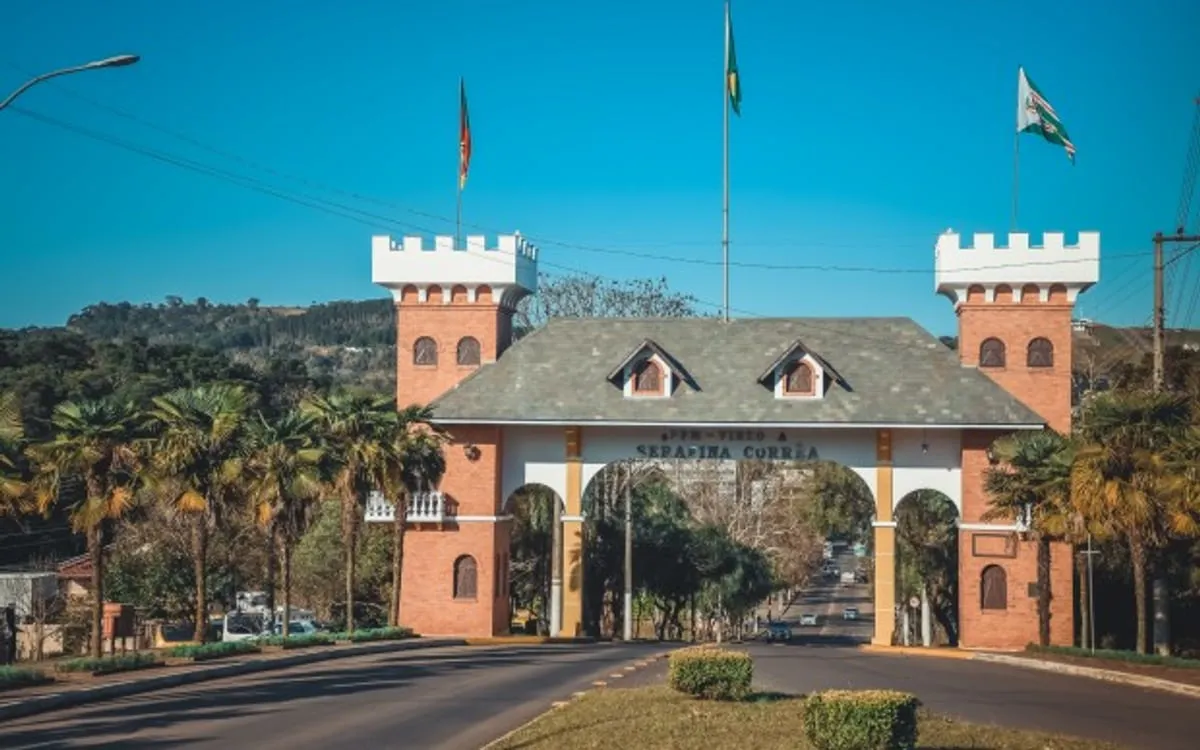 Serafina Corrêa (RS): Prefeitura contrata banca para concurso — Prefeitura de Serafina Corrêa contrata a Objetiva para o próximo concurso público, com 78 vagas e CR